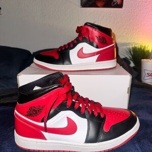Jordan 1 Mid Alternative Bred Toe (size 10 womens)